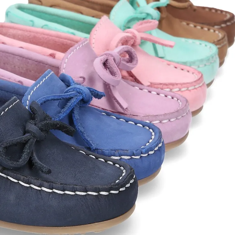 Mocasín lazos peques piso conductor en piel Nobuck.