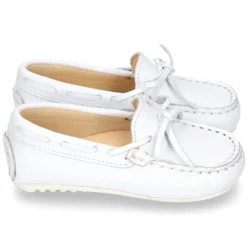 Mocasín lazos piso conductor en piel Napa blanca.