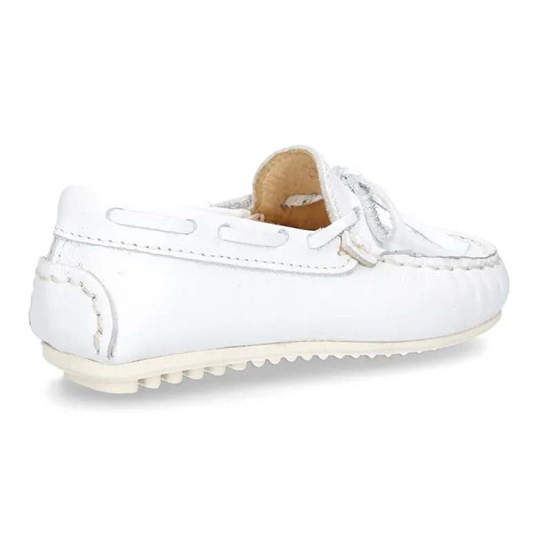 Mocasín lazos piso conductor en piel Napa blanca.
