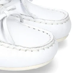 Mocasín lazos piso conductor en piel Napa blanca.
