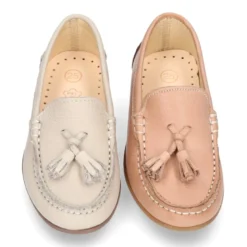 Mocasín mayores con borlas en piel EXTRA SUAVE en colores pasteles.