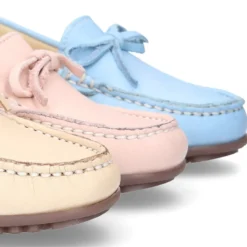 Mocasín mayores con lazos en piel EXTRA SUAVE en colores pasteles.