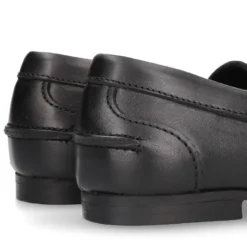 Mocasín NIÑA colegial con borlas y flecos en piel Boxcalf.