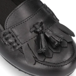 Mocasín NIÑA colegial con borlas y flecos en piel Boxcalf.