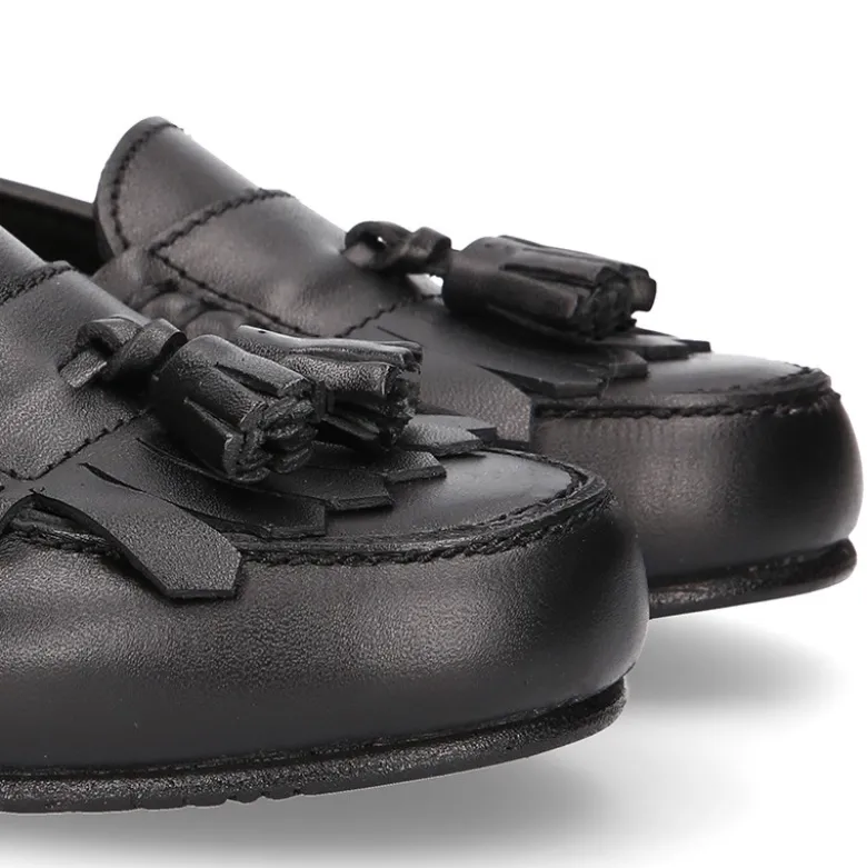 Mocasín NIÑA colegial con borlas y flecos en piel Boxcalf.