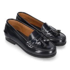 Mocasín NIÑA colegial con borlas en piel Antik.