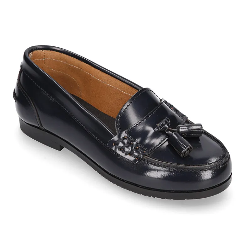 Mocasín NIÑA colegial con borlas en piel Antik.