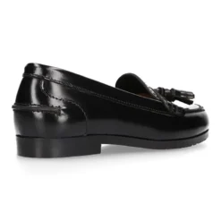 Mocasín NIÑA colegial con borlas en piel Antik.