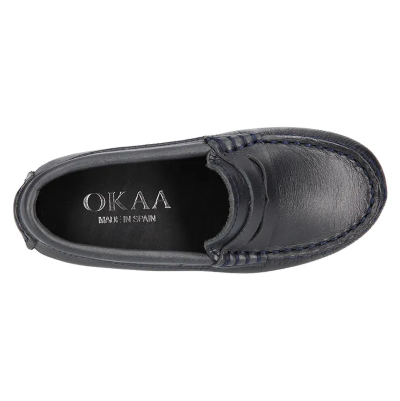 Mocasín niño clásico con diseño de antifaz en piel azul marino.