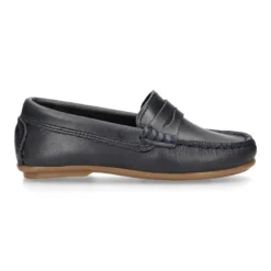 Mocasín niño clásico con diseño de antifaz en piel azul marino.