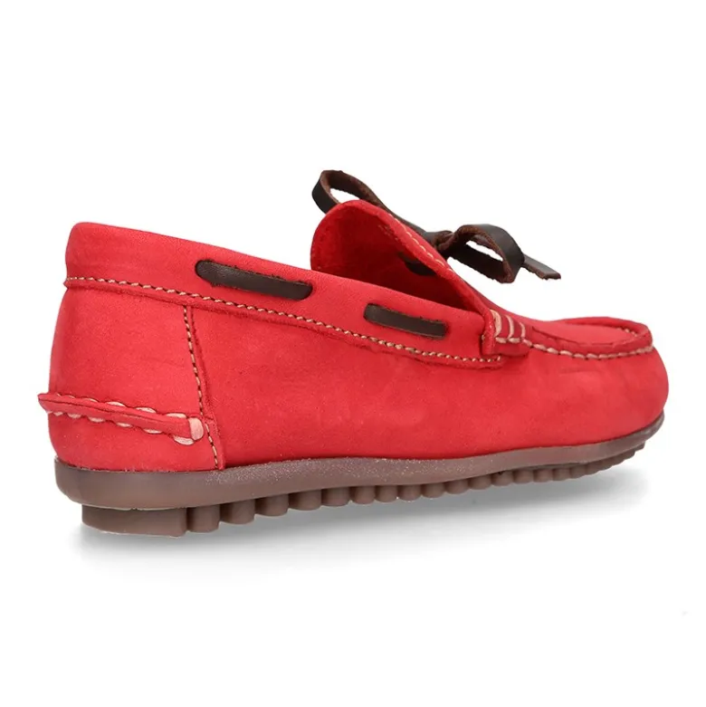 Mocasín niño con lazos a contraste en piel Nobuck Suave.