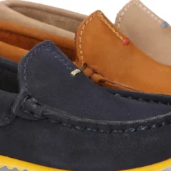 Mocasín niños pequeños piso conductor contraste en piel Nobuck.