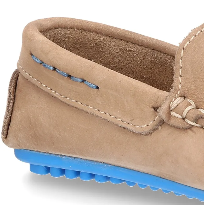 Mocasín niños pequeños piso conductor contraste en piel Nobuck.