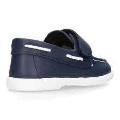 Mocasín niño tipo NÁUTICO sin cordones en piel napa lavable.
