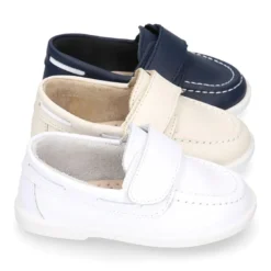 Mocasín niño tipo NÁUTICO sin cordones en piel napa lavable.