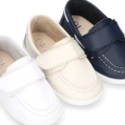 Mocasín niño tipo NÁUTICO sin cordones en piel napa lavable.