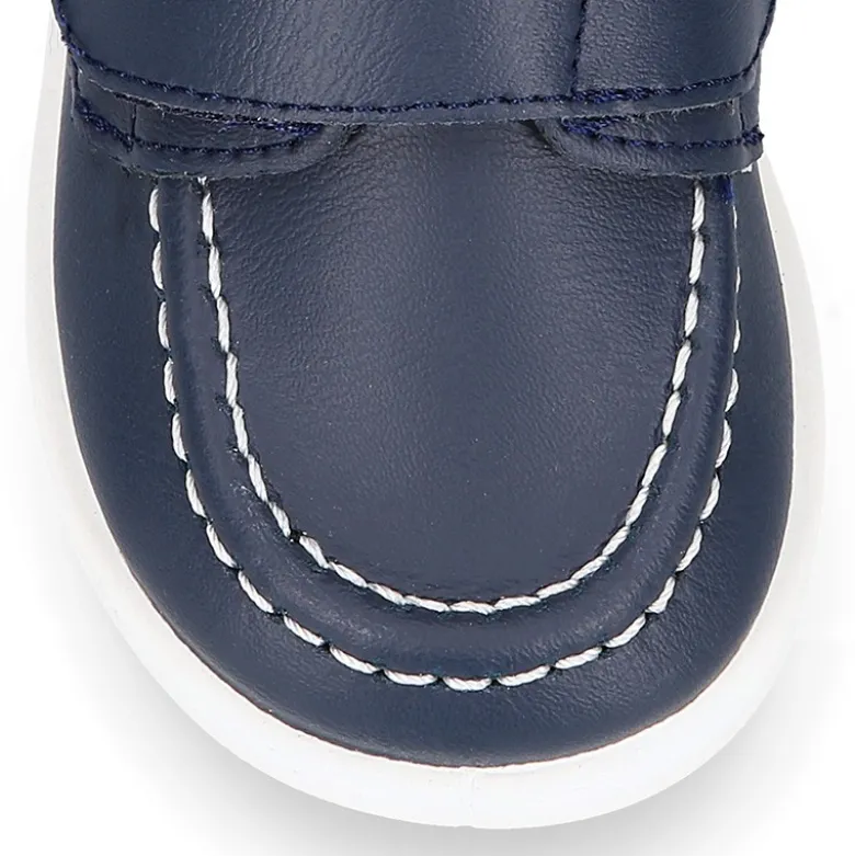 Mocasín niño tipo NÁUTICO sin cordones en piel napa lavable.