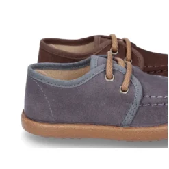 Mocasín niño tipo náutico wallabi con cordones en Serratex.