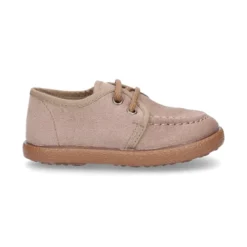 Mocasín niño tipo náutico wallabi con cordones en Serratex.