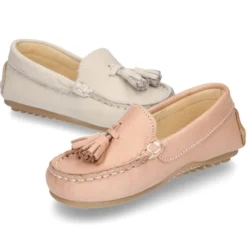 Mocasín peques con borlas en piel EXTRA SUAVE en colores pasteles.