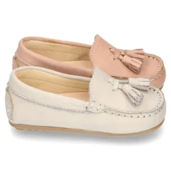 Mocasín peques con borlas en piel EXTRA SUAVE en colores pasteles.