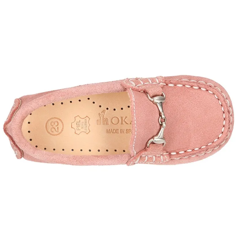 Mocasín peques con estribo en piel serraje.