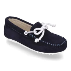 Mocasín tipo NÁUTICO en piel serraje.