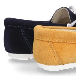 Mocasín tipo NÁUTICO en piel serraje.