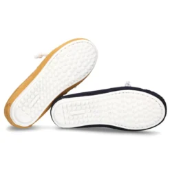Mocasín tipo NÁUTICO en piel serraje.