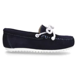 Mocasín tipo NÁUTICO en piel serraje.
