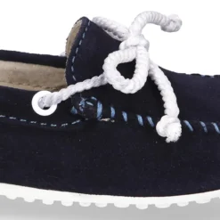 Mocasín tipo NÁUTICO en piel serraje.