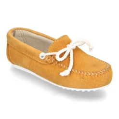 Mocasín tipo NÁUTICO en piel serraje.