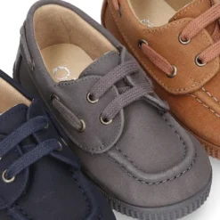 Naútico Niños con cordones en Serratex encerado.