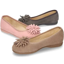 Nueva Bailarina con pompon FLOR en piel serraje.