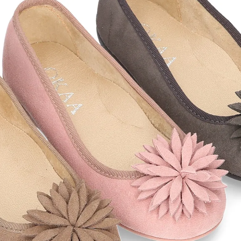 Nueva Bailarina con pompon FLOR en piel serraje.