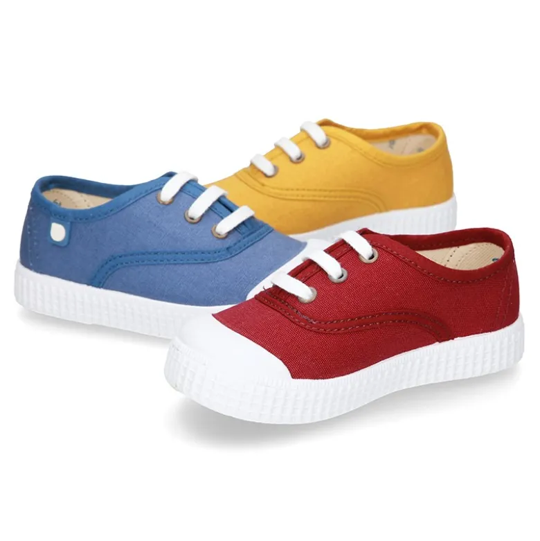 Nueva Bamba de lona con puntera y cordones.
