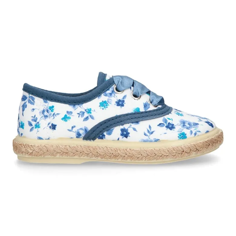 Nueva Bamba tipo Alpargata en lona con FLORES y lazos.
