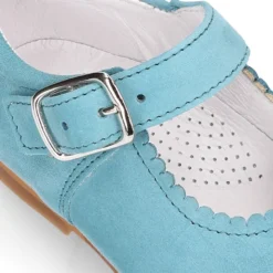 Nueva Mercedita clásica con hebilla en piel ANTE en colores pasteles.
