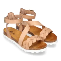 Nueva Sandalia Niña Mayor en piel atada al tobillo y diseño trenzado.
