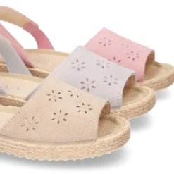 Nueva SANDALIA tipo alpargata con diseño con FLORES en Serraje.