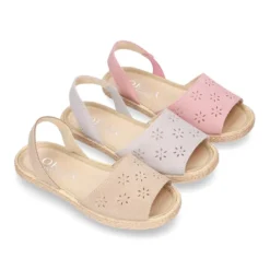 Nueva SANDALIA tipo alpargata con diseño con FLORES en Serraje.