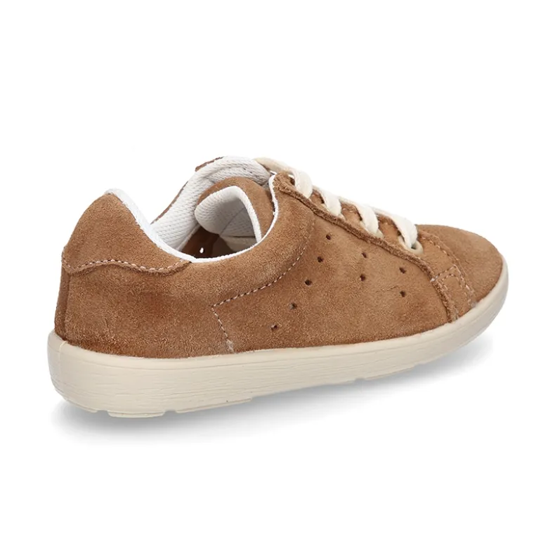 Nueva Zapatilla Casual con cordones en piel serraje.