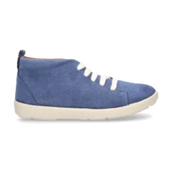 Nueva Zapatilla Casual tipo botita con cordones en piel serraje.