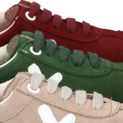 Nueva Zapatilla MODA con cordones en piel serraje.