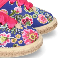 Nueva Zapatilla o bamba en lona con FLORES y lazo.
