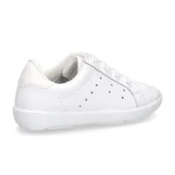 Nueva Zapatilla o deportivo con cordones en piel lavable.