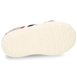 Nuevo Tenis con cordones en lona EFECTO LAVADO con bandera lateral.