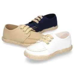Náutico niño tipo Alpargata en lona con cordones.
