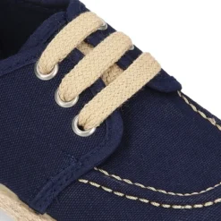 Náutico niño tipo Alpargata en lona con cordones.