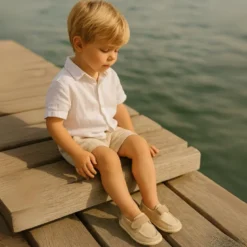 Náutico niño vestir con cierre adherente en lino natural.